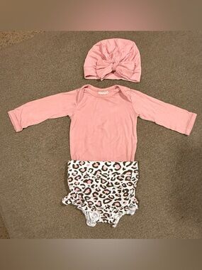 Pink Baby Matching Set with Leopard Bloomers and Knotted Hat